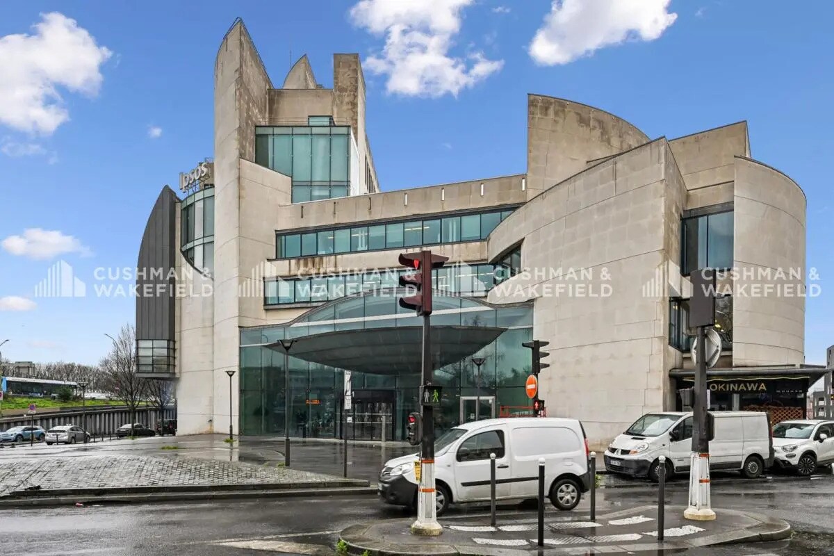 35 Rue Du Val De Marne, Gentilly to rent Building Photo- Image 1 of 9