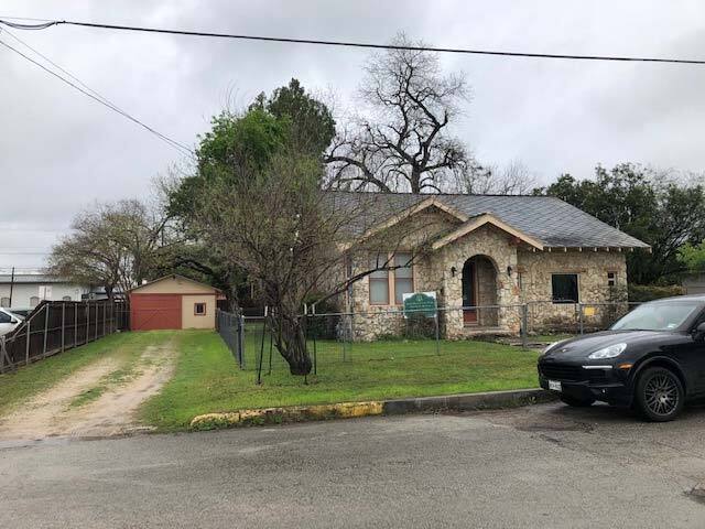 163 W Bridge St, New Braunfels, TX for rent - Primary Photo - Image 1 of 11