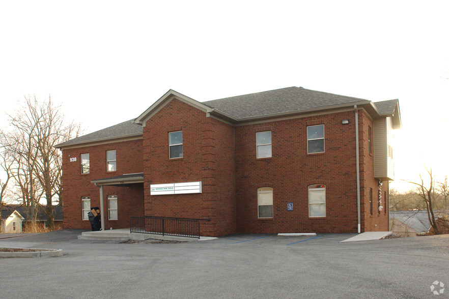 938 Louisville Rd, Frankfort, KY for rent - Building Photo - Image 1 of 5