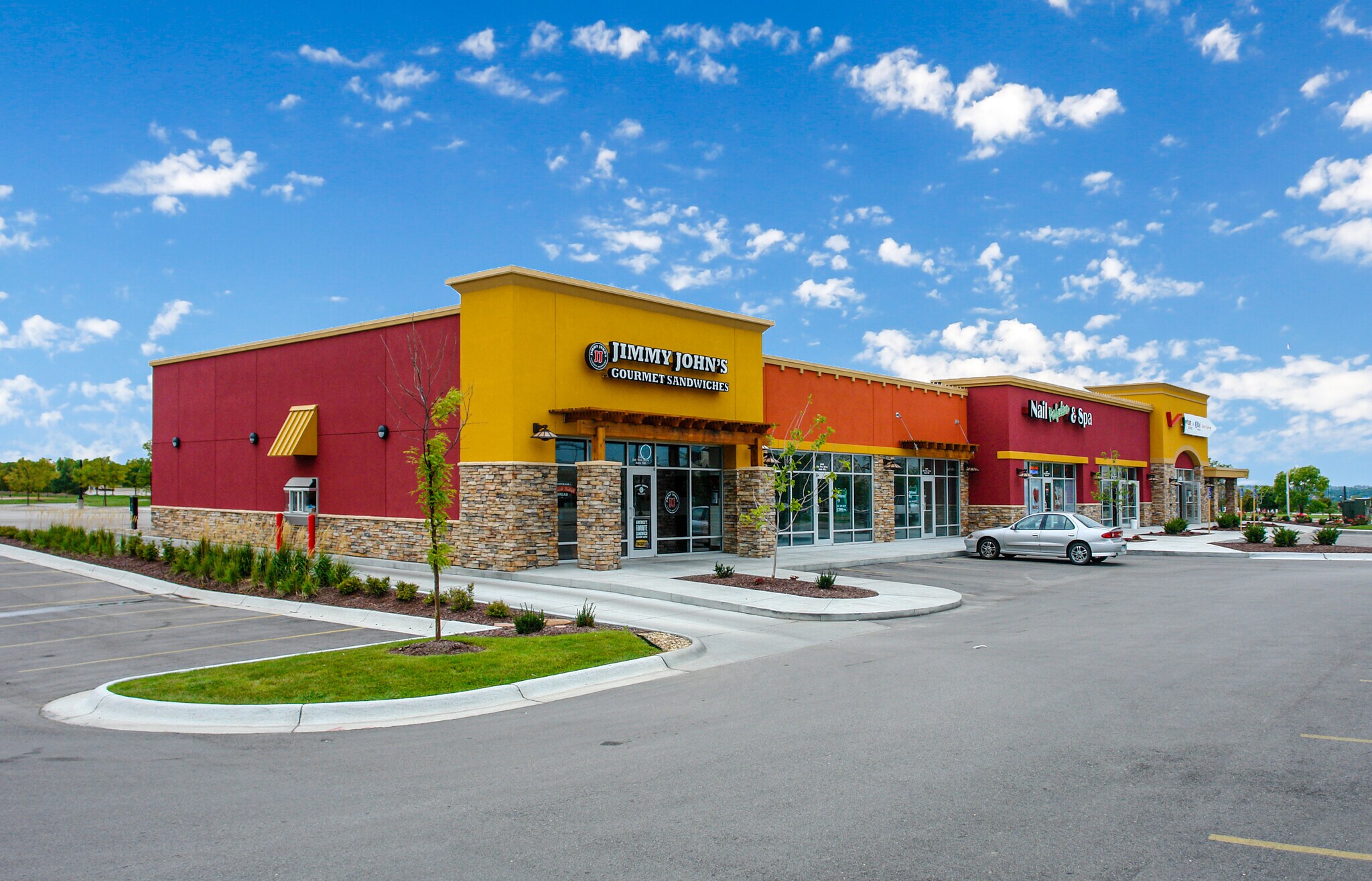 3309 Oak View Dr, Omaha, NE to rent Primary Photo- Image 1 of 9