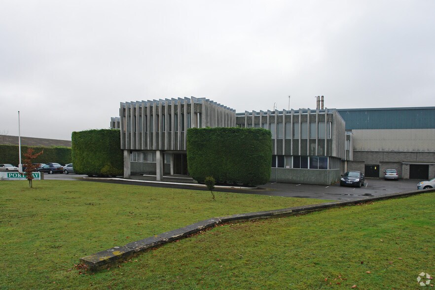 Central Way, Andover for sale - Primary Photo - Image 1 of 1