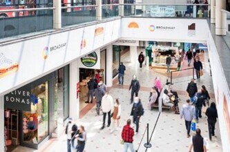 1 Hammersmith Broadway, London to rent Interior Photo- Image 2 of 2