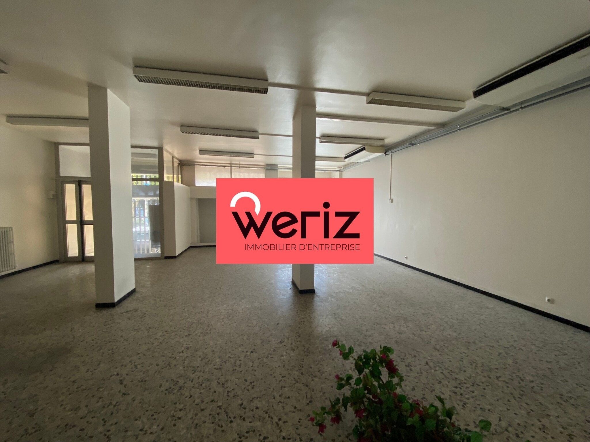 Office in Marseille to rent Building Photo- Image 1 of 15