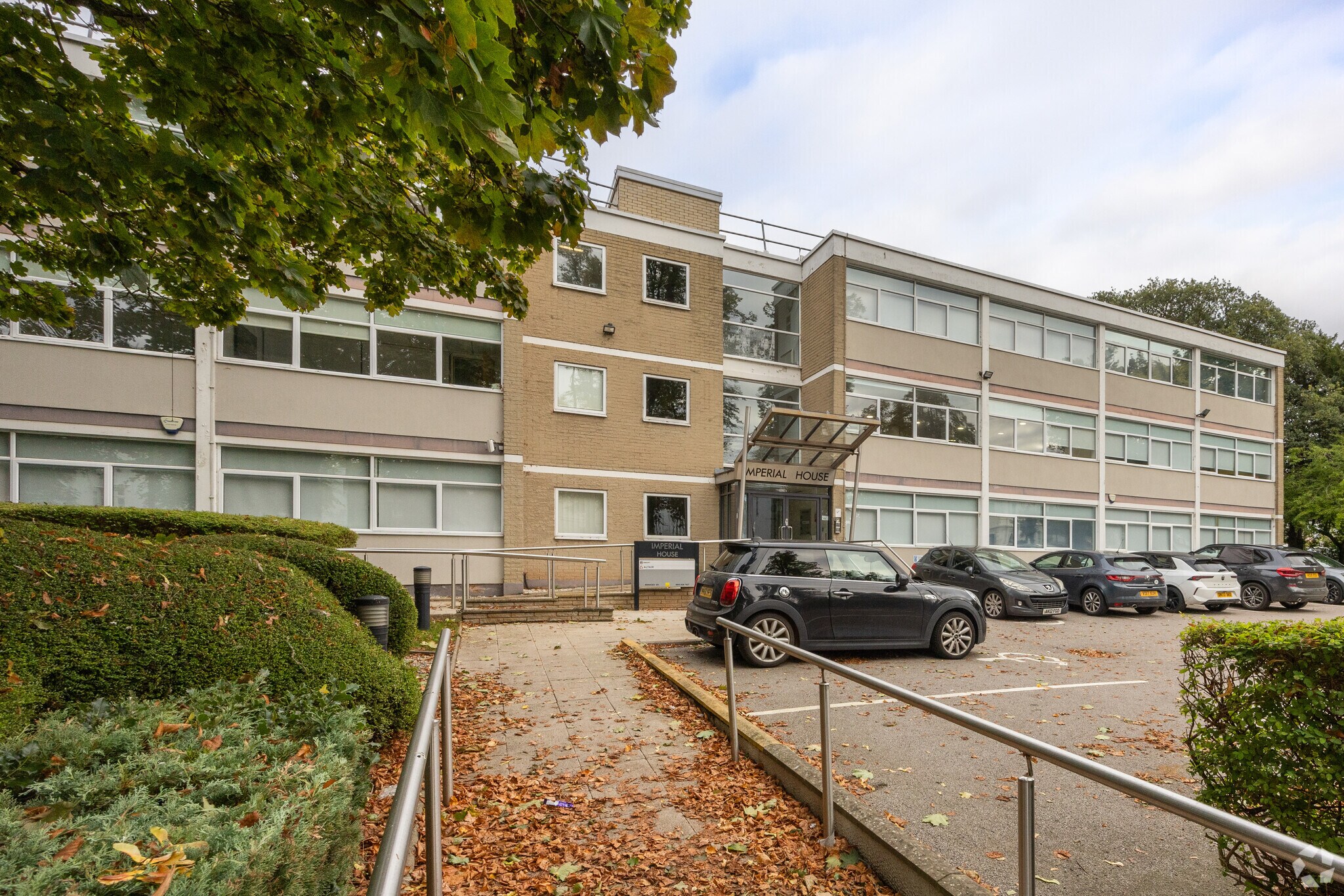 Holly Walk, Leamington Spa for sale Primary Photo- Image 1 of 4