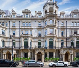 6 Chesterfield Gdns, London for rent Building Photo- Image 1 of 23