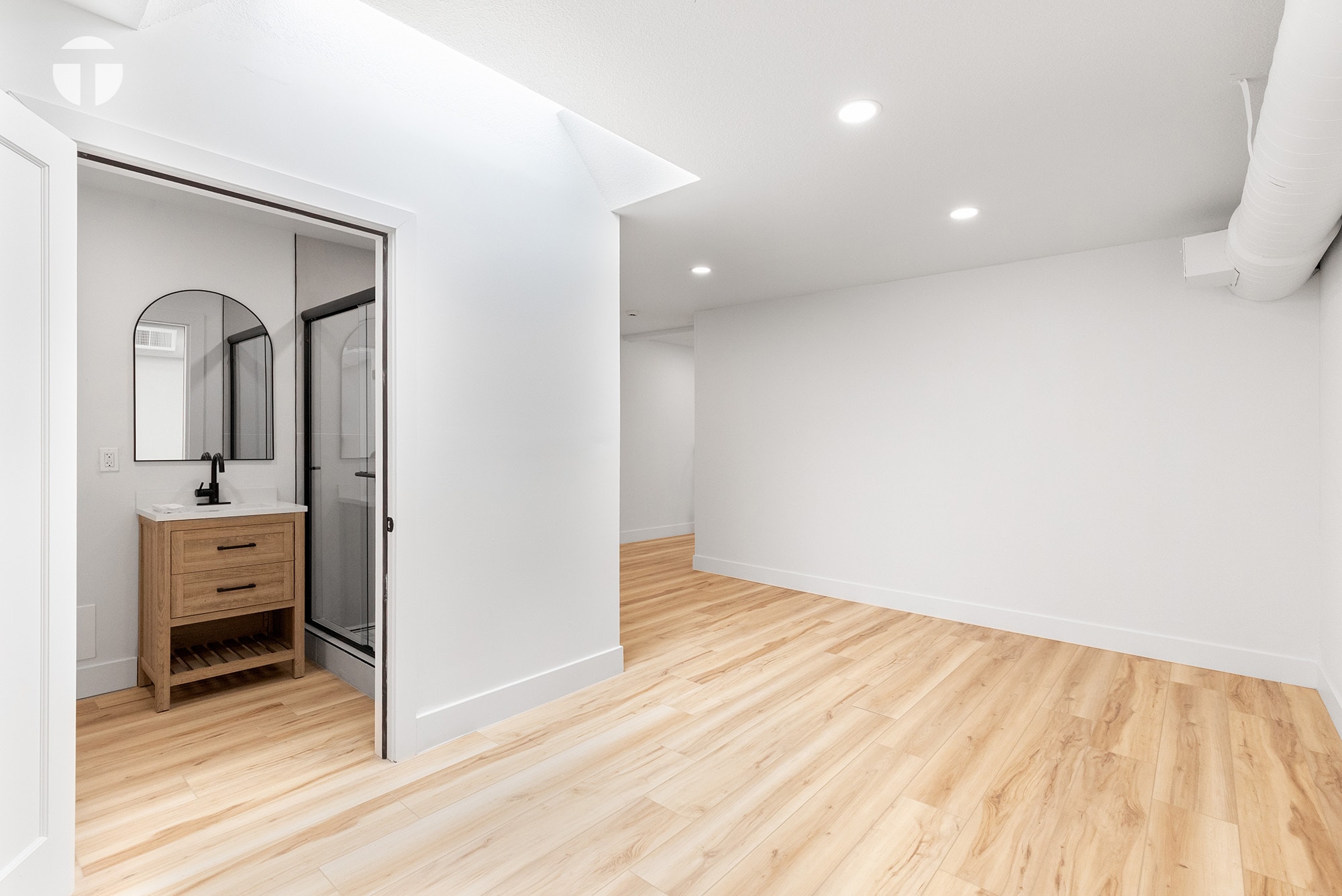 2724 24th St, Sacramento, CA to rent Interior Photo- Image 1 of 4