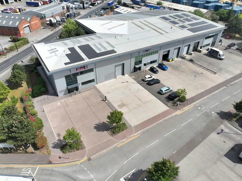 1 Premier Park, Manchester to rent - Building Photo - Image 2 of 33