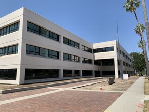 4750 Wilshire Blvd, Los Angeles, CA for rent Building Photo- Image 1 of 7