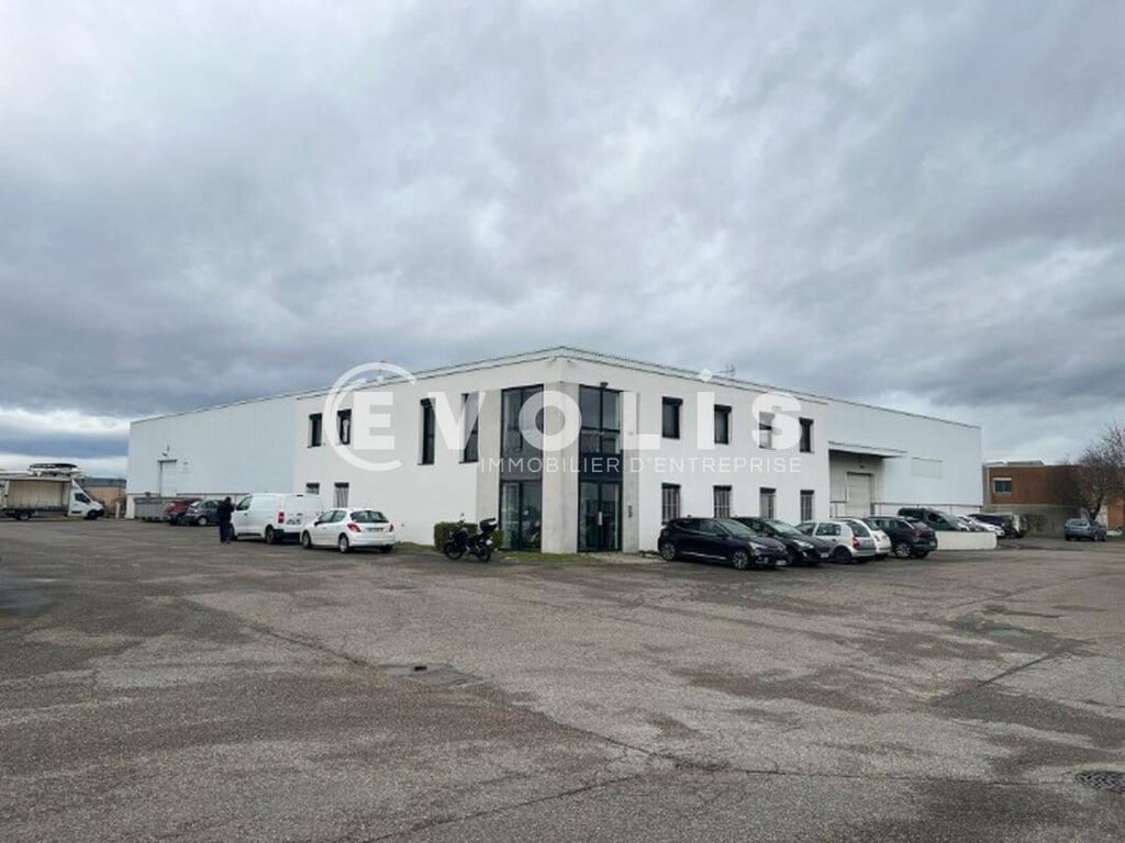 Vente Local d'activités 2 715 m² - Photo 1