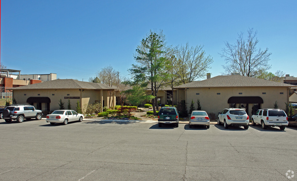 5212-5232 E 69th Pl, Tulsa, OK for rent - Building Photo - Image 1 of 8