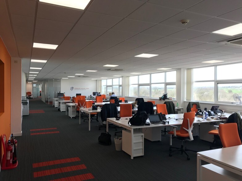 Snelshall W, Milton Keynes for sale - Interior Photo - Image 1 of 1