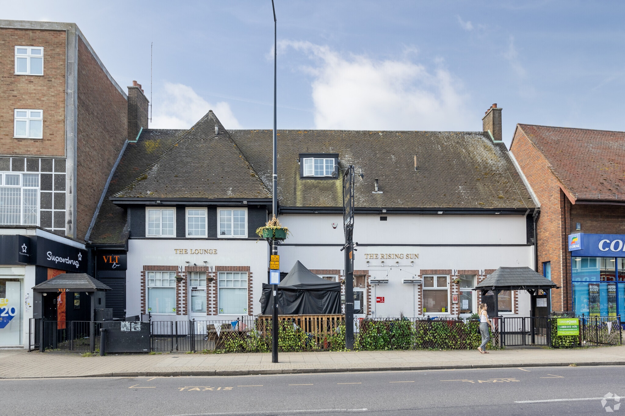 64-68 High St, Hornchurch for sale Primary Photo- Image 1 of 9