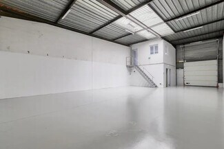 More details for 14-16 Rue Du Compas, SAINT-OUEN-L'AUMONE - Industrial to Rent