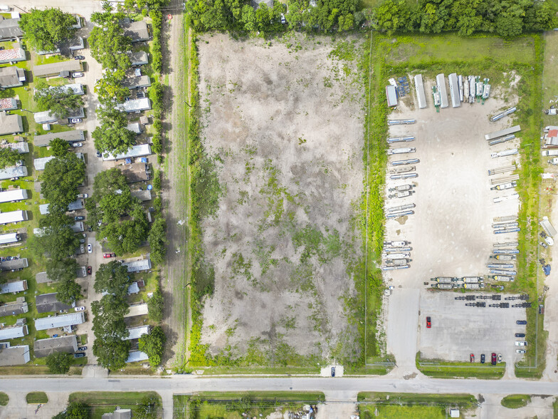 565 E Anderson Rd, Houston, TX for sale - Aerial - Image 3 of 10