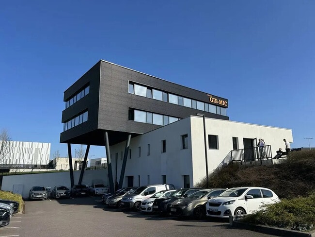 Location Bureaux 210 m² à 926 m²