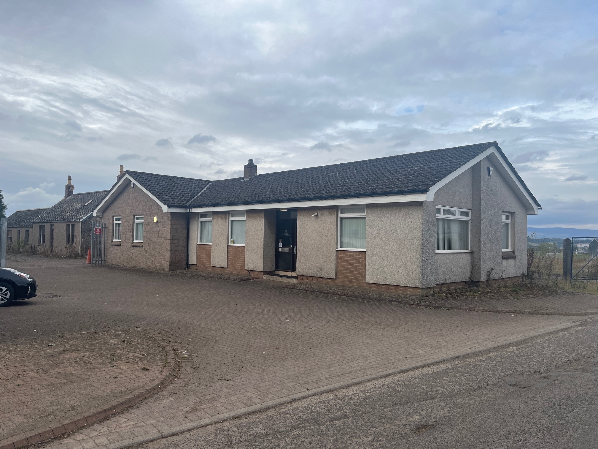 South Kingston, Forfar to rent Building Photo- Image 1 of 4