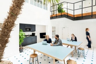 17-18 Berkeley Sq, Bristol to rent Interior Photo- Image 1 of 13