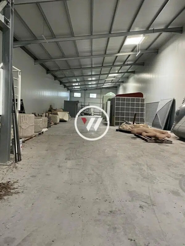 Light Industrial in Gémenos to rent Building Photo- Image 1 of 4