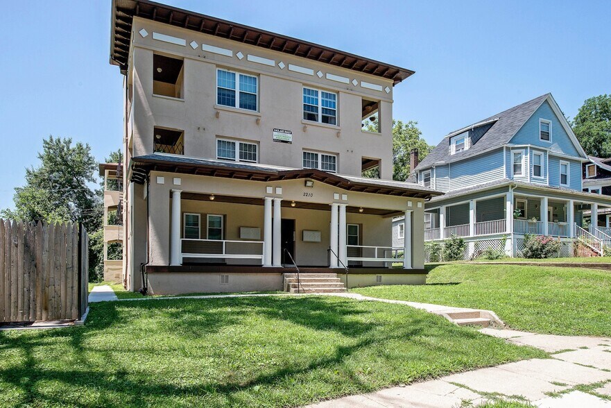 2210 Roslyn Ave, Baltimore, MD for sale - Building Photo - Image 1 of 1