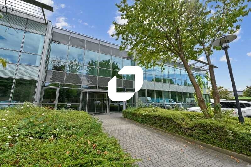 Office in Roissy-en-France to rent - Building Photo - Image 1 of 28