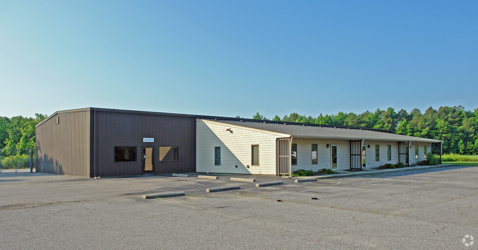 1926 Wilroy Rd, Suffolk, VA for rent - Primary Photo - Image 1 of 7