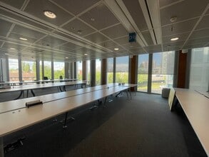 Wood Ln, London to rent Interior Photo- Image 2 of 2