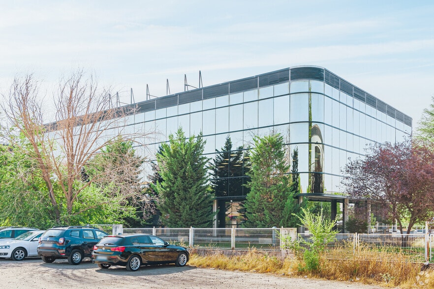 Office in Villaviciosa de Odón, Madrid for sale - Building Photo - Image 3 of 3