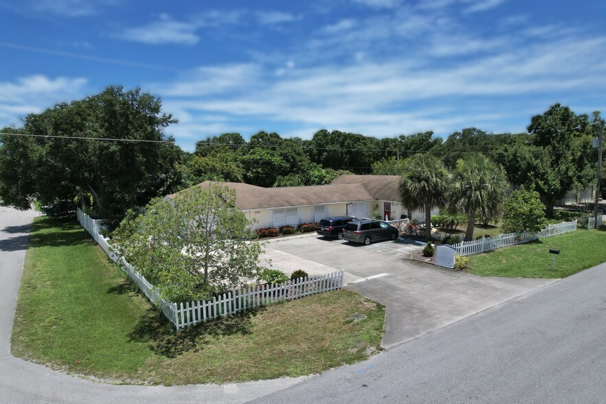 1130 7th Ave, Vero Beach, FL for sale - Building Photo - Image 2 of 36