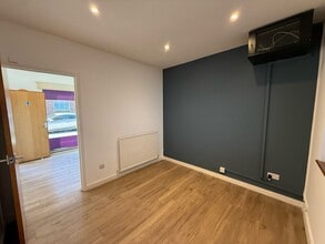 2 Glebe Rd, Warlingham to rent Interior Photo- Image 2 of 8