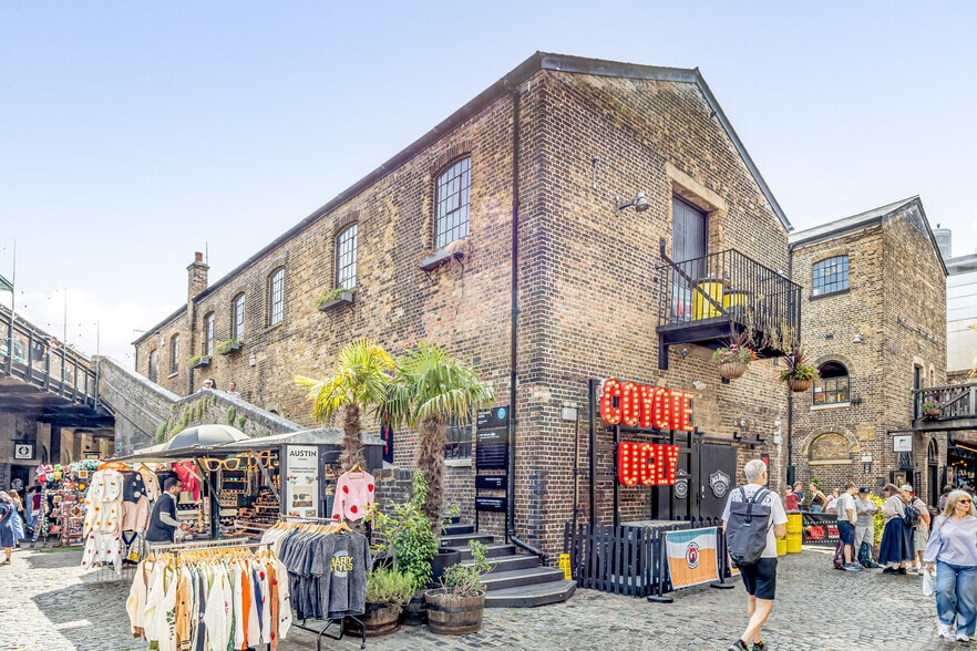 Chalk Farm Rd, London to rent - Building Photo - Image 2 of 3