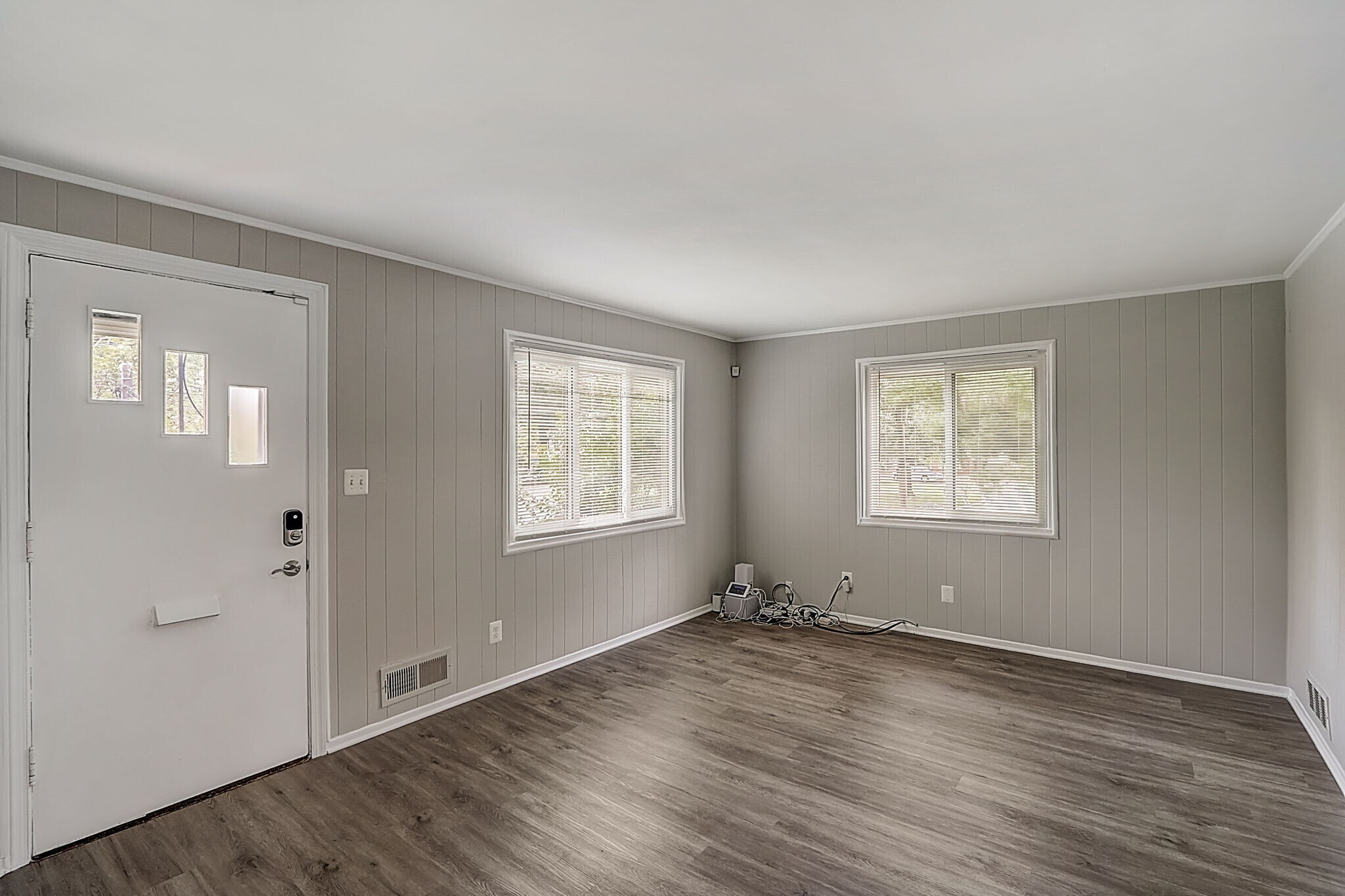 872 Bellevue St SE, Washington, DC for sale Interior Photo- Image 1 of 21