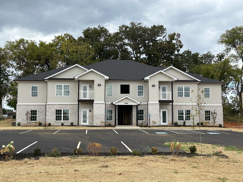 5438 Bakers Spring St, Bowling Green, KY for sale - Primary Photo - Image 1 of 12