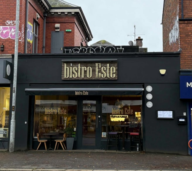 221 Upper Newtownards Rd, Belfast to rent - Primary Photo - Image 1 of 3