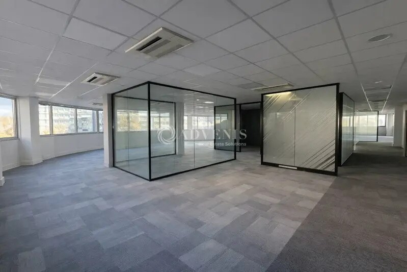 Office in Issy-les-Moulineaux to rent - Interior Photo - Image 3 of 10