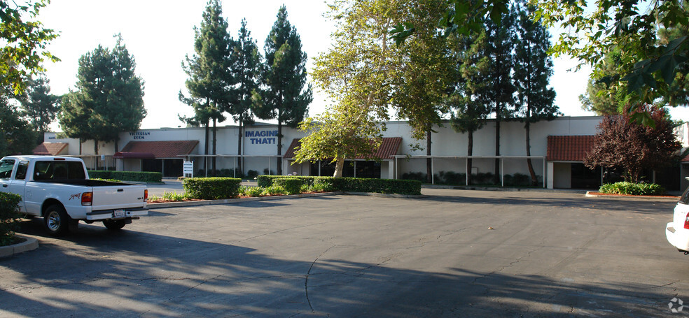 1318-1320 W 9th St, Upland, CA for rent - Building Photo - Image 3 of 5