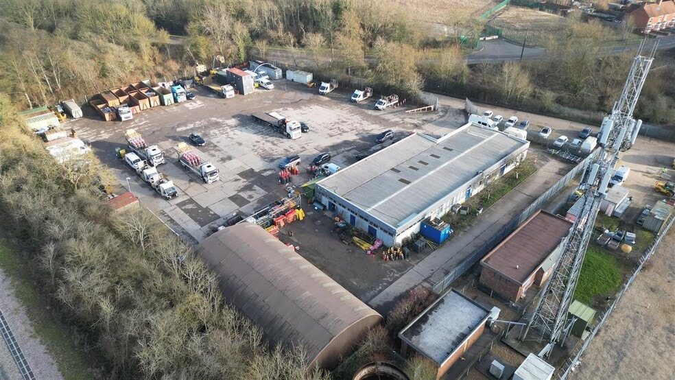 122 Bletchley Rd, Newton Longville to rent - Building Photo - Image 3 of 6