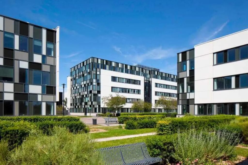 Vente Bureaux 117 m² à 3 645 m² - Photo 1