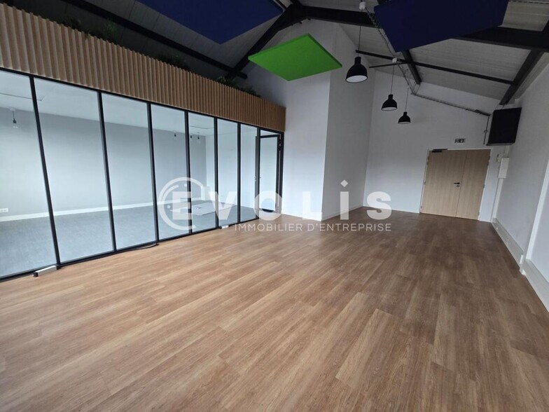 Office in Wissous for sale - Building Photo - Image 2 of 9