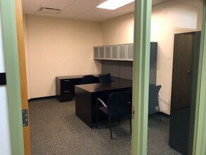 7125 W Gunnison St, Harwood Heights, IL to rent Interior Photo- Image 1 of 5