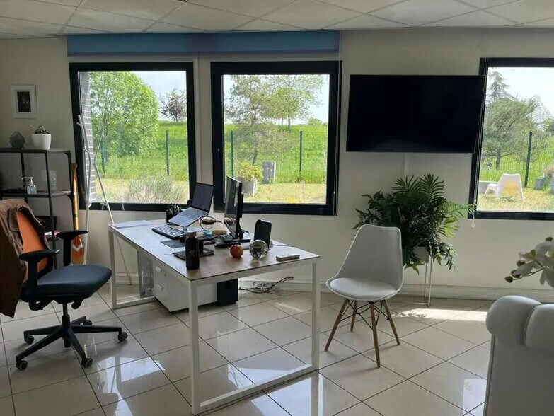 Light Industrial in Sartrouville to rent - Interior Photo - Image 3 of 23