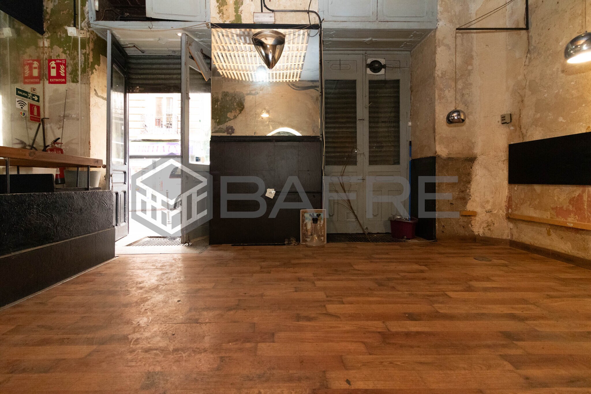 Retail in Madrid, Madrid to rent Primary Photo- Image 1 of 3