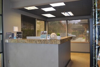 1800 NE 44th St, Renton, WA to rent Interior Photo- Image 2 of 4