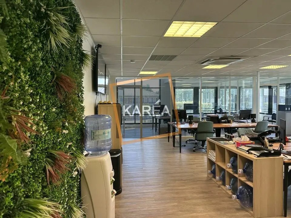 Location Bureaux 200 m² - Photo 1