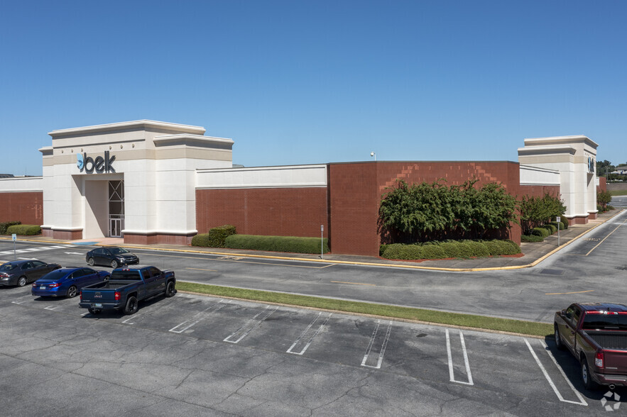 1701 McFarland Blvd E, Tuscaloosa, AL for rent - Building Photo - Image 3 of 14