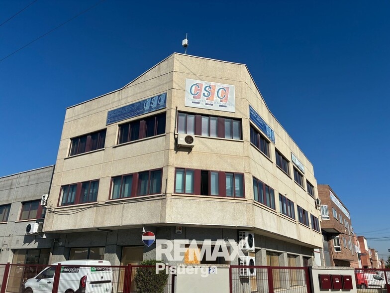 Calle Titanio, 38, Valladolid, Valladolid to rent - Building Photo - Image 2 of 51