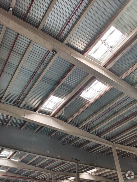 Industrial in Cabanillas del Campo, Guadalajara to rent - Building Photo - Image 3 of 9