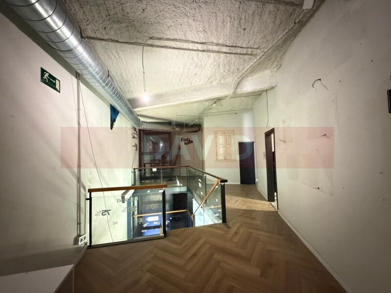 Retail in Barcelona, Barcelona to rent Interior Photo- Image 1 of 9