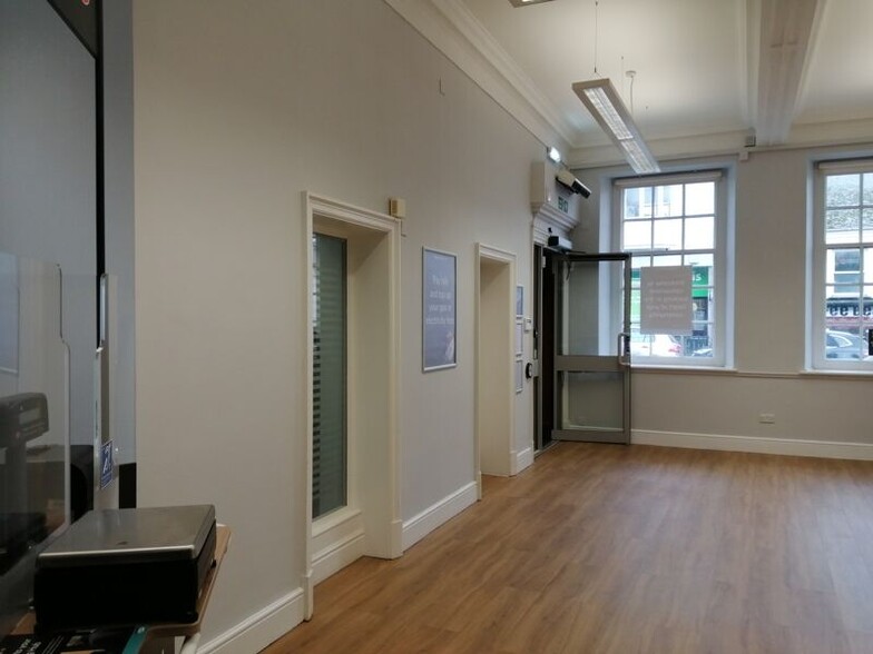 19-21 Coinagehall St, Helston for rent - Interior Photo - Image 2 of 9