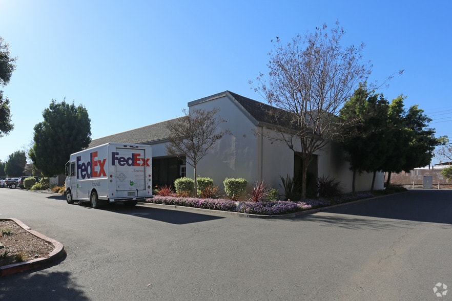 1901 E Carnegie Ave, Santa Ana, CA to rent - Building Photo - Image 3 of 6