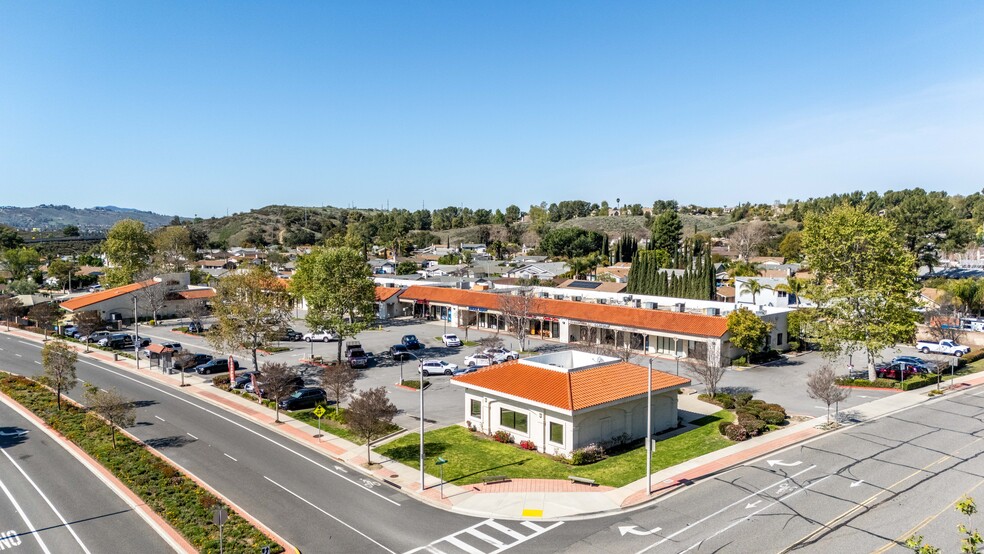 14701-14721 Princeton Ave, Moorpark, CA to rent - Building Photo - Image 3 of 37